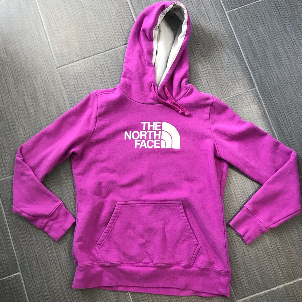 Women’s North face hoodie in great shape